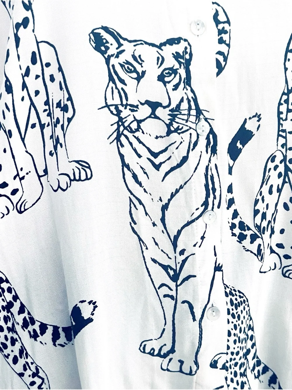 Big Cat Jungle Cat Graphic Print Button Down Shirt White + Black SZ M - Picture 4 of 10